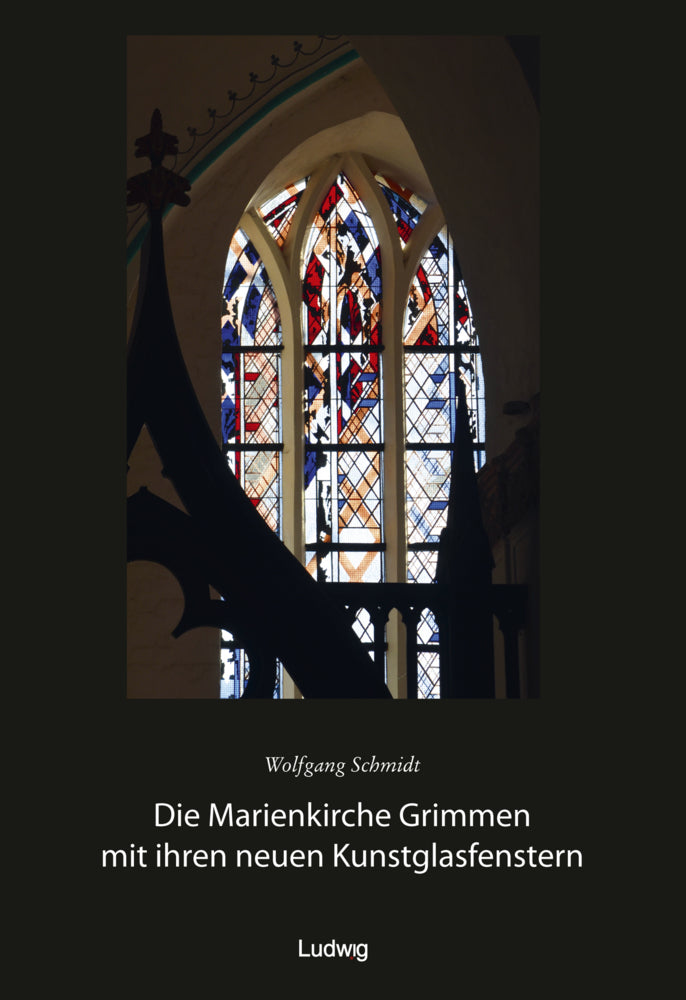 Die Marienkirche Grimmen mit ihren neuen Kunstglasfenstern (Wolfgang Schmidt)