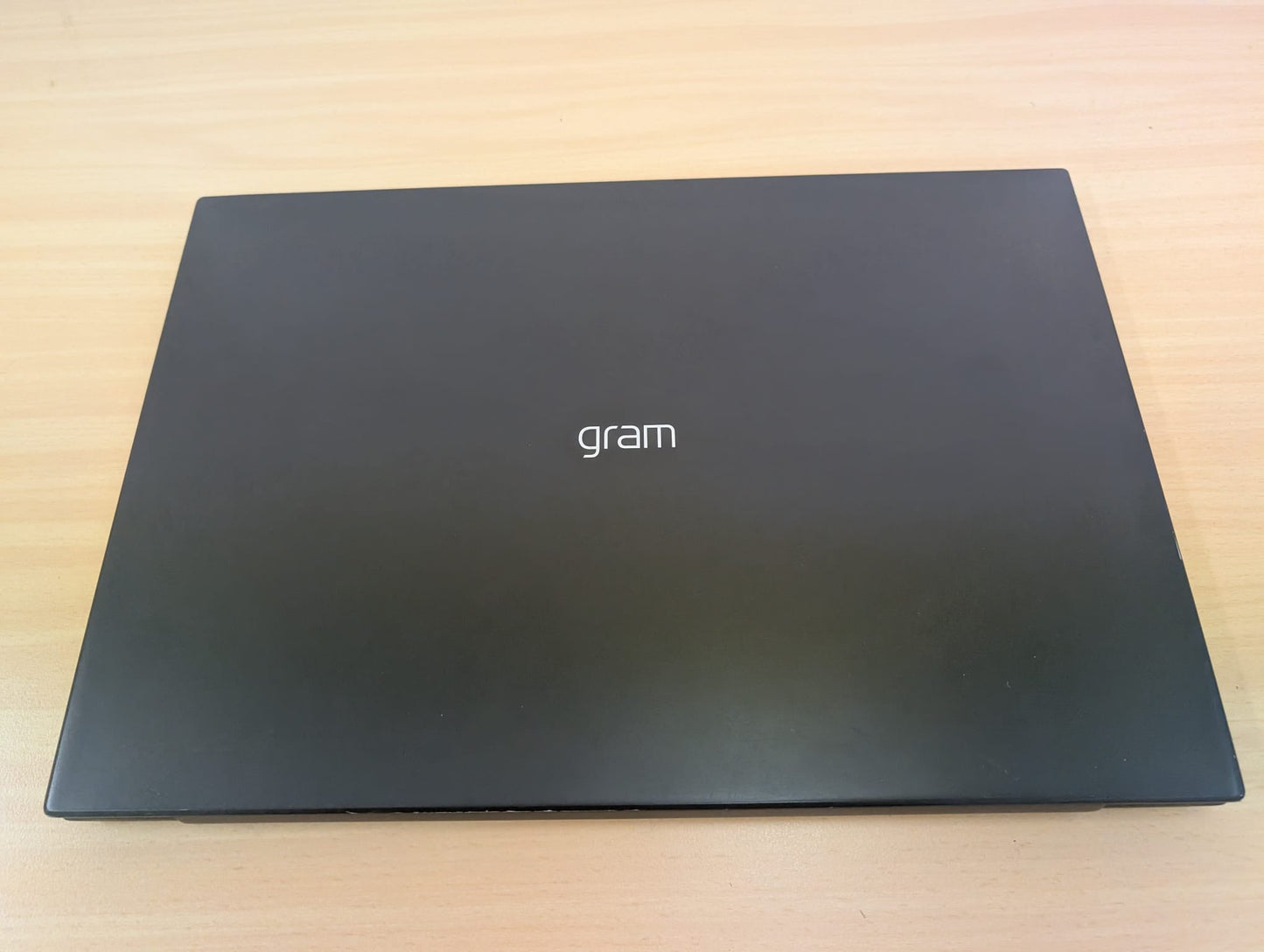LG Gram Business Edition (DE, 17" WQXGA, i7, 16GB, 1TB SSD, Intel Iris Xe, W10P) - Retoure