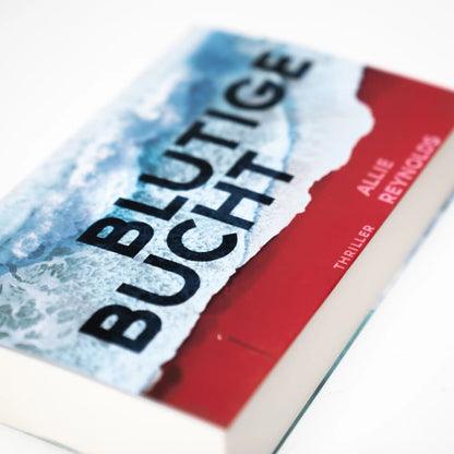 HarperCollins Blutige Bucht (Deutsch, 2023, Allie Reynolds, Sybille Uplegger)