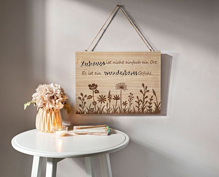Holzschild mit Spruch "Zuhause"