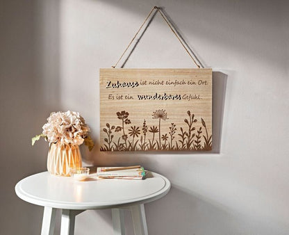 Holzschild mit Spruch "Zuhause"