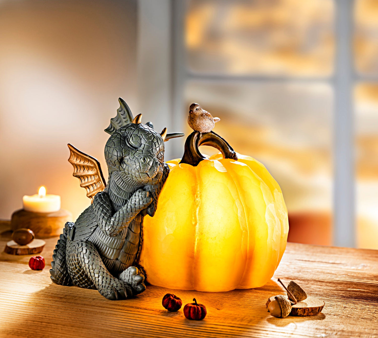 Drache "Zucca" mit LED-Kürbis