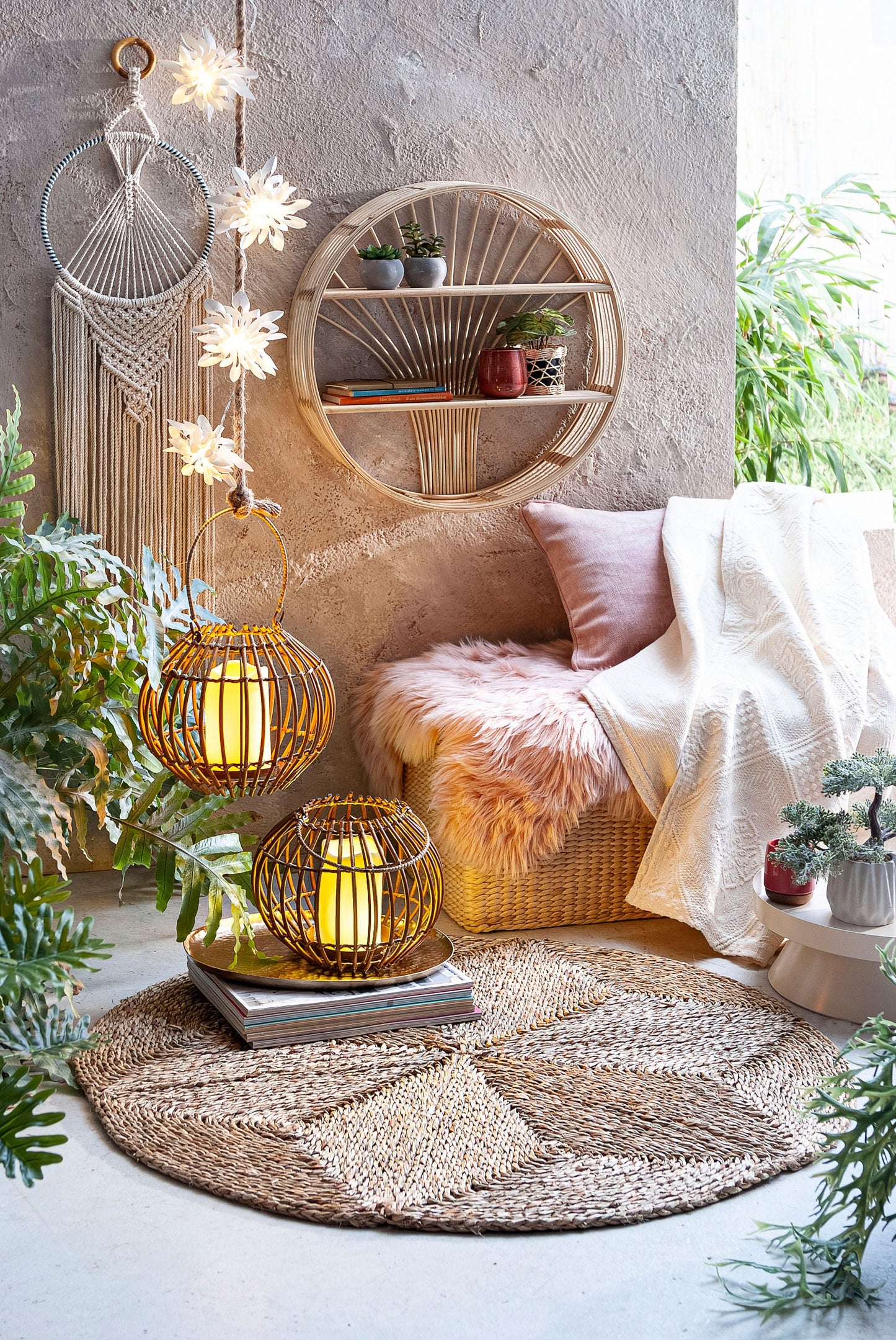 LED-Laterne "Rattan" mit LED-Kerze