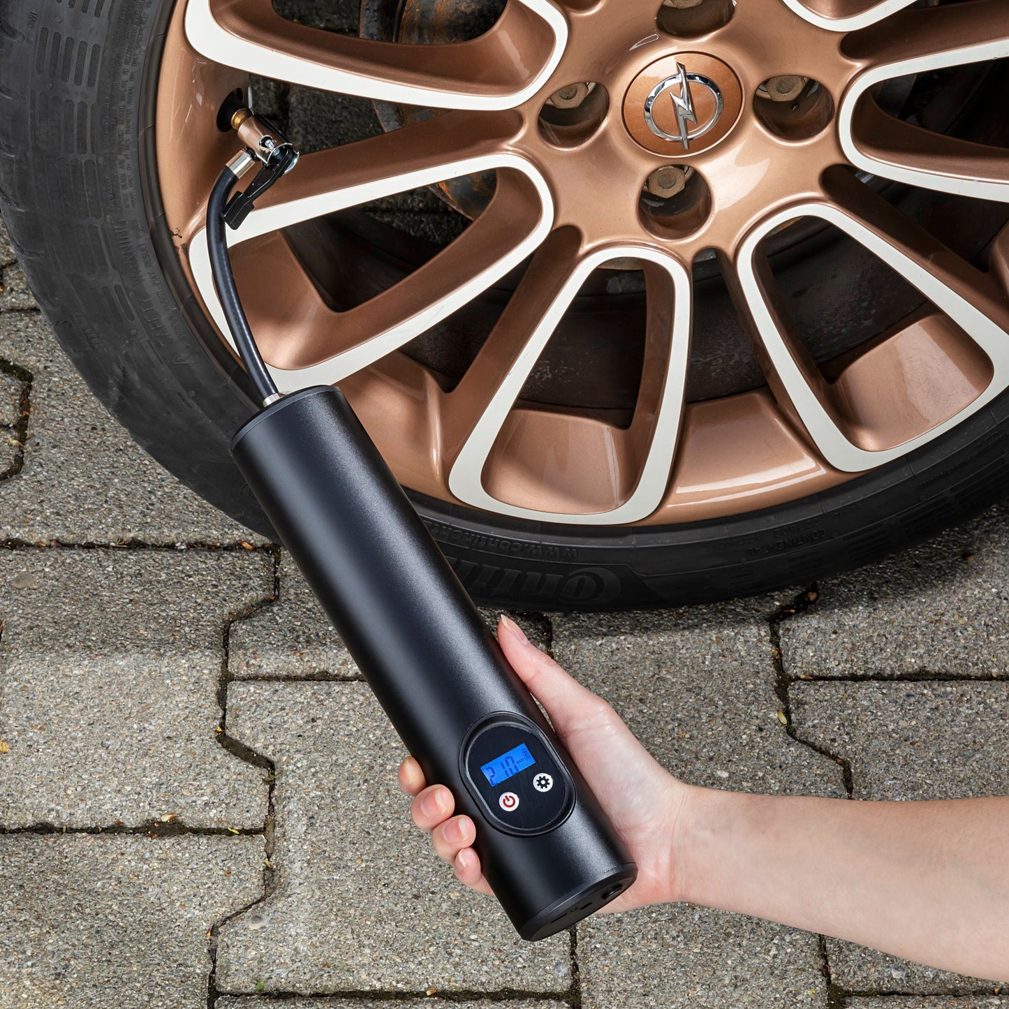 Portabler Akku-Kompressor