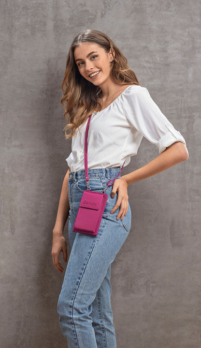 BENCH Handy-Umhängetasche "Logo" (Farbe: beere)