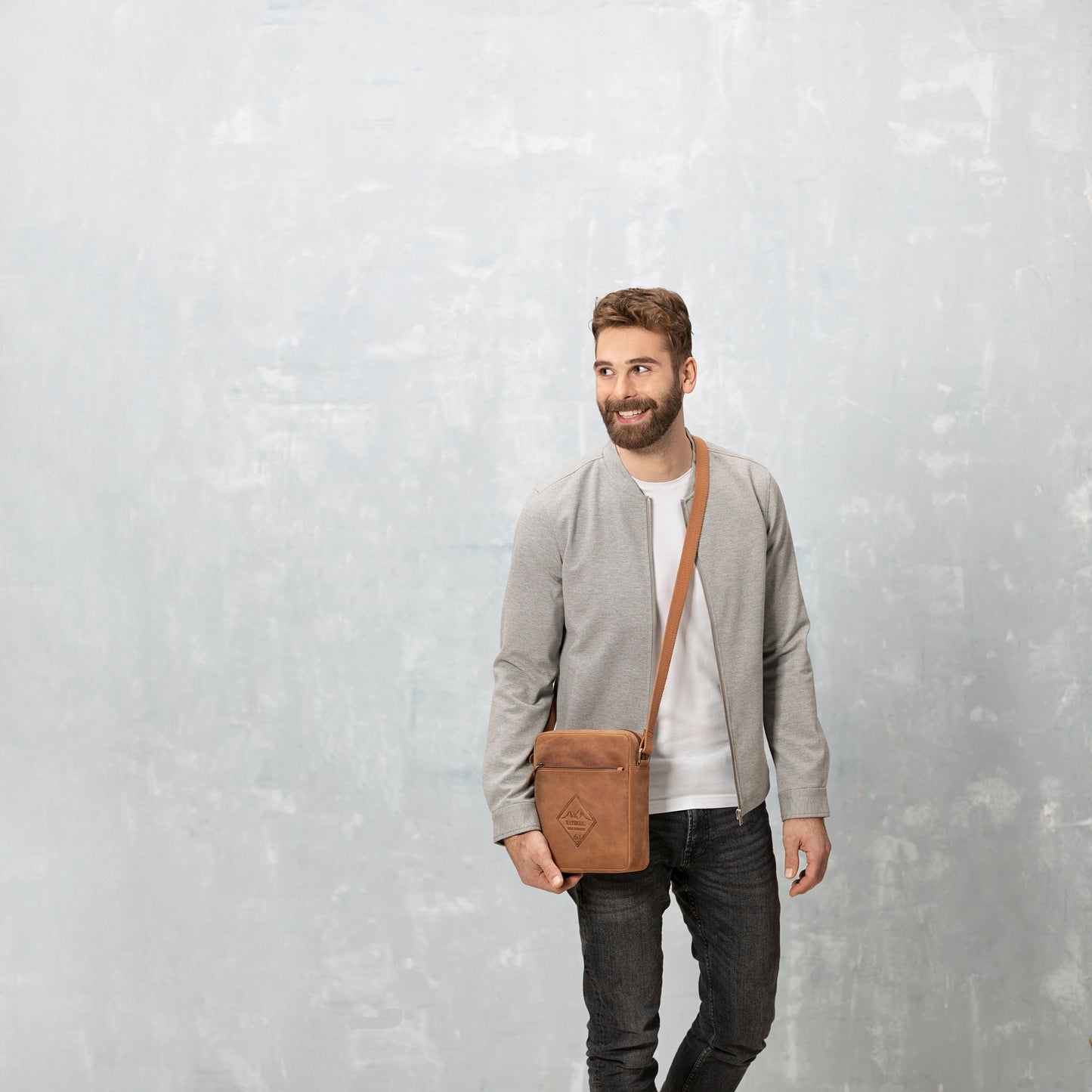 WATZMANN Shoulderbag "Mountain", Leder, (Farbe: cognac)