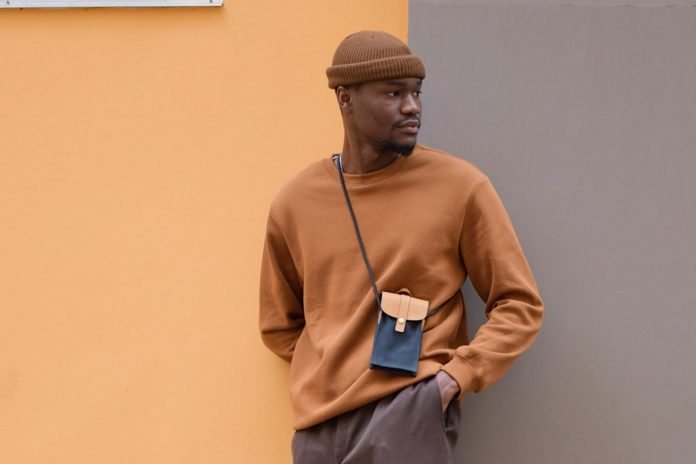 Handytasche SOLSTICE, schwarz