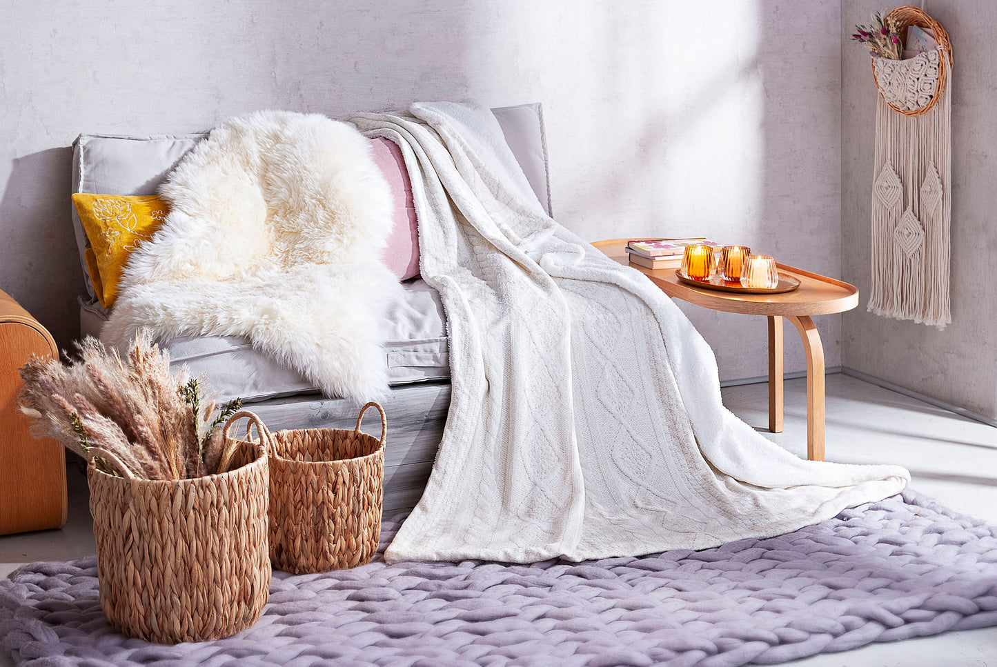 Schaffell, naturweiß, ca. 90x56cm