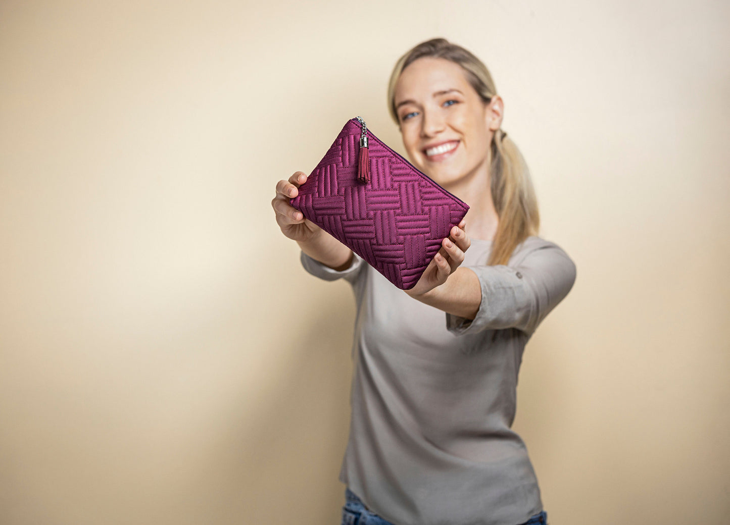 HJP Kosmetiktasche "Zoe" Steppoptik, (Farbe: beere)