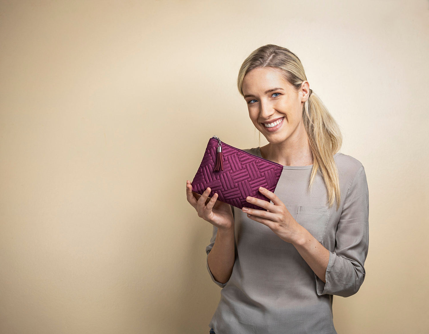 HJP Kosmetiktasche "Zoe" Steppoptik, (Farbe: beere)