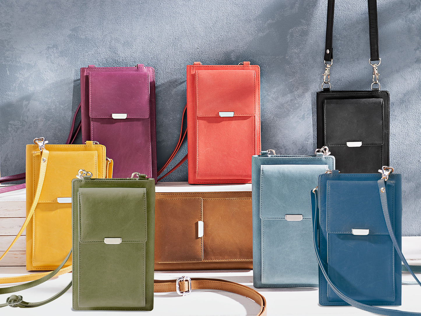 Handy-Umhängetasche mit Kartenfächern, Leder (Farbe: cognac)