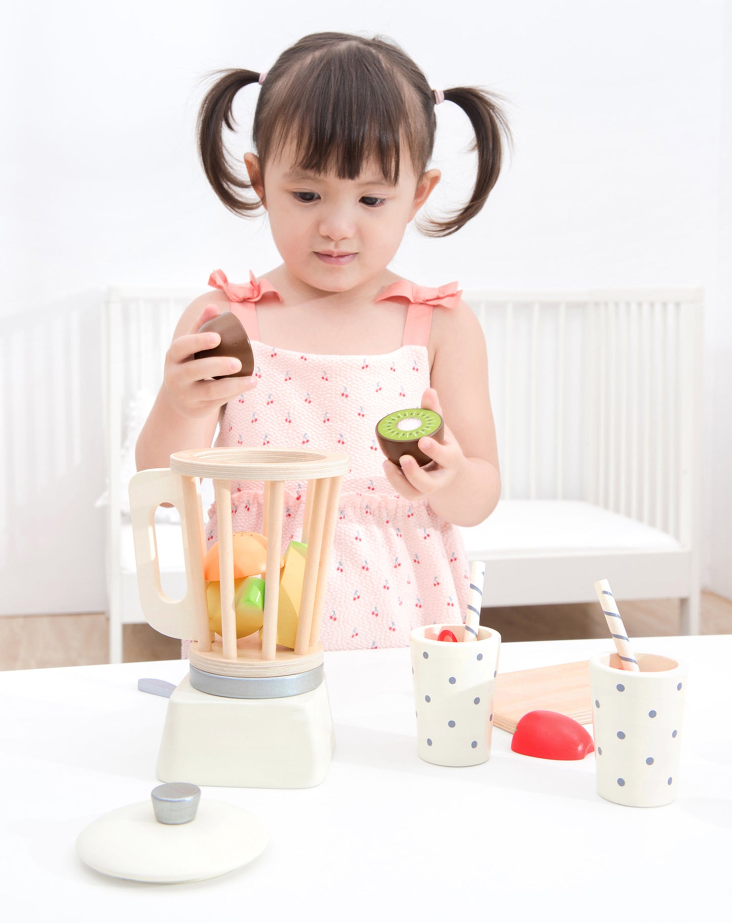 Holz-Spielzeug SMOOTHIE MIXER 12-teilig in bunt