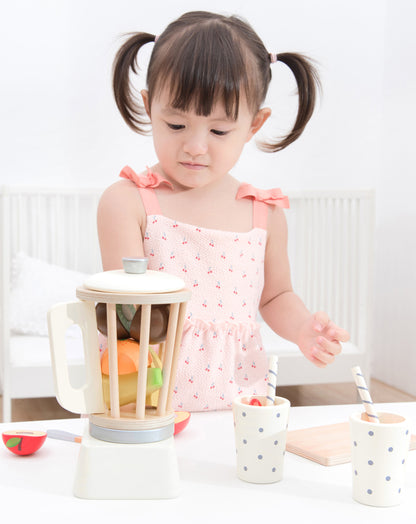 Holz-Spielzeug SMOOTHIE MIXER 12-teilig in bunt