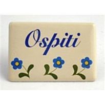 Schild 'Ospiti, Türschild klebend'