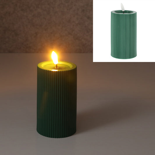 LED-Kerze gerillt, grün (7.5 x 12.5 cm)