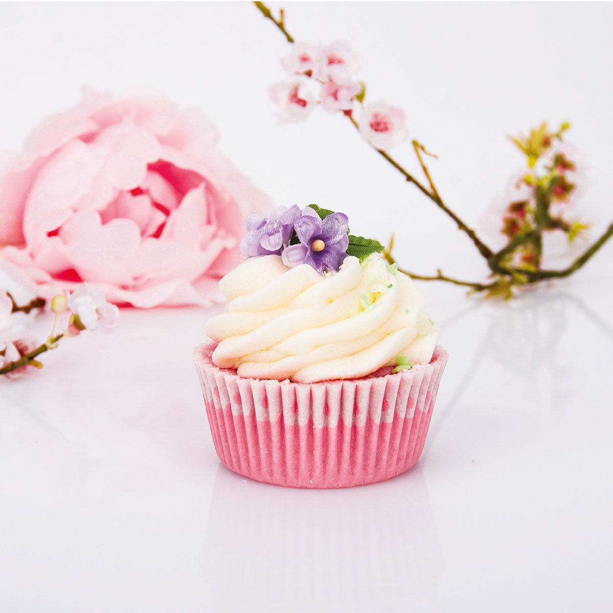 Bade Cupcake "Fliederzauber" (Duft:  Lavendel & Viola & Jasmin & Bergamotte & Lotusblüte)