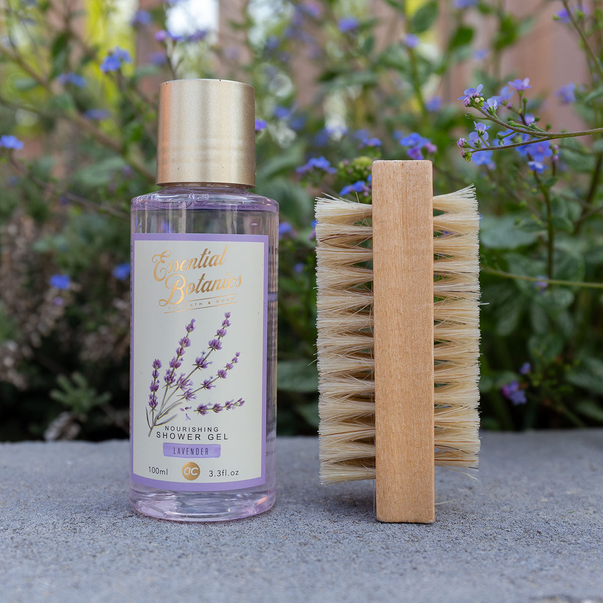 Geschenkset "Esscential Body Classics" in Giesskanne (Duschgel und Nagelbürste)