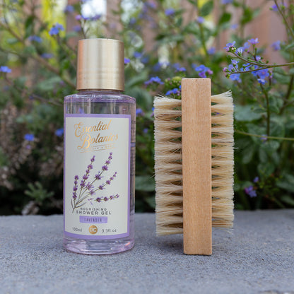 Geschenkset "Esscential Body Classics" in Giesskanne (Duschgel und Nagelbürste)