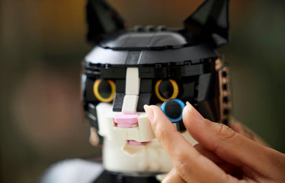 Lego  Schwarz-weisse Katze (21349)