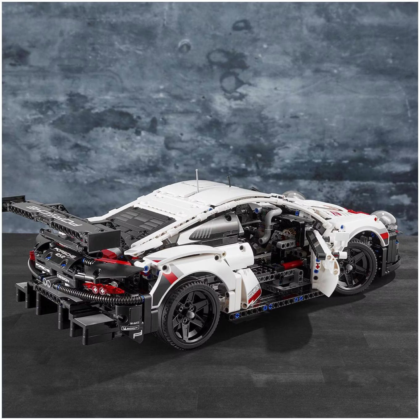 Lego Technic Porsche 911 RSR (42096)