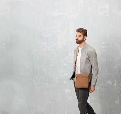 WATZMANN Shoulderbag "Mountain", Leder, (Farbe: cognac)