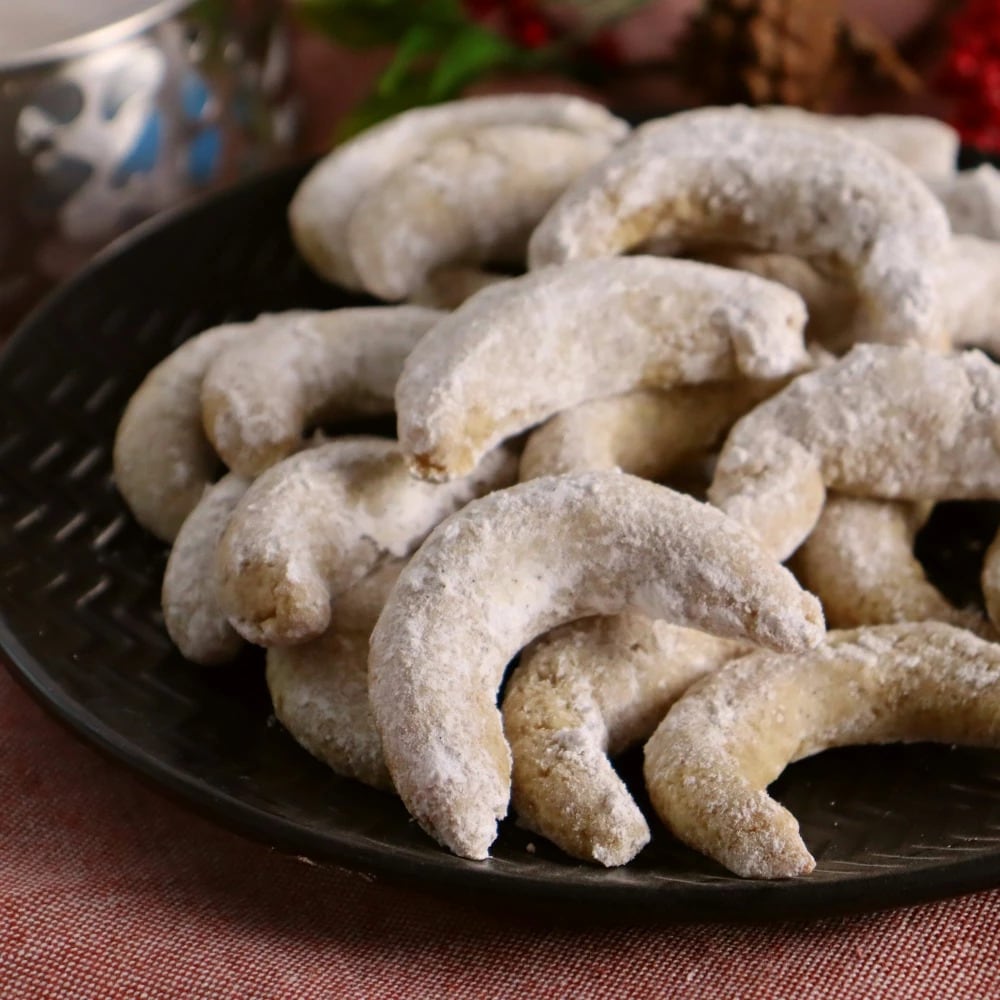 DplusA Die Wölkchenbäckerei: Festtage (Deutsch, 2022, Güldane Altekrüger)