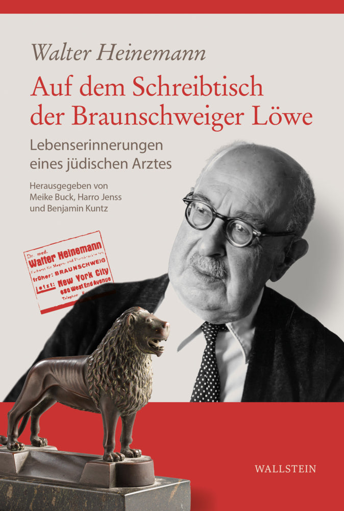 Auf dem Schreibtisch der Braunschweiger Löwe (Walter Heinemann)