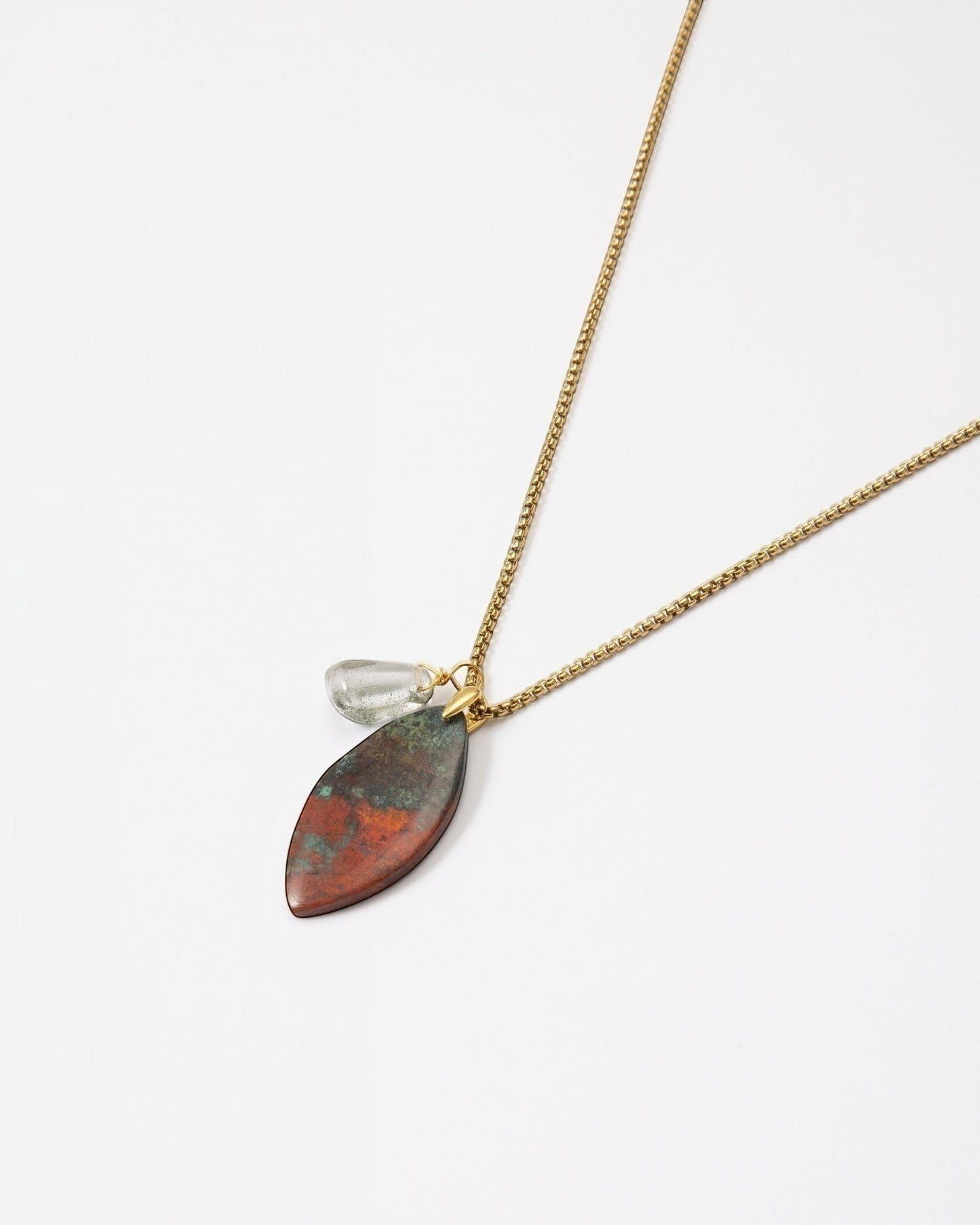 Elsita Jewelry Horizon I necklace featuring a marquise-cut Sonora sunset stone and green quartz on a gold-tone chain.